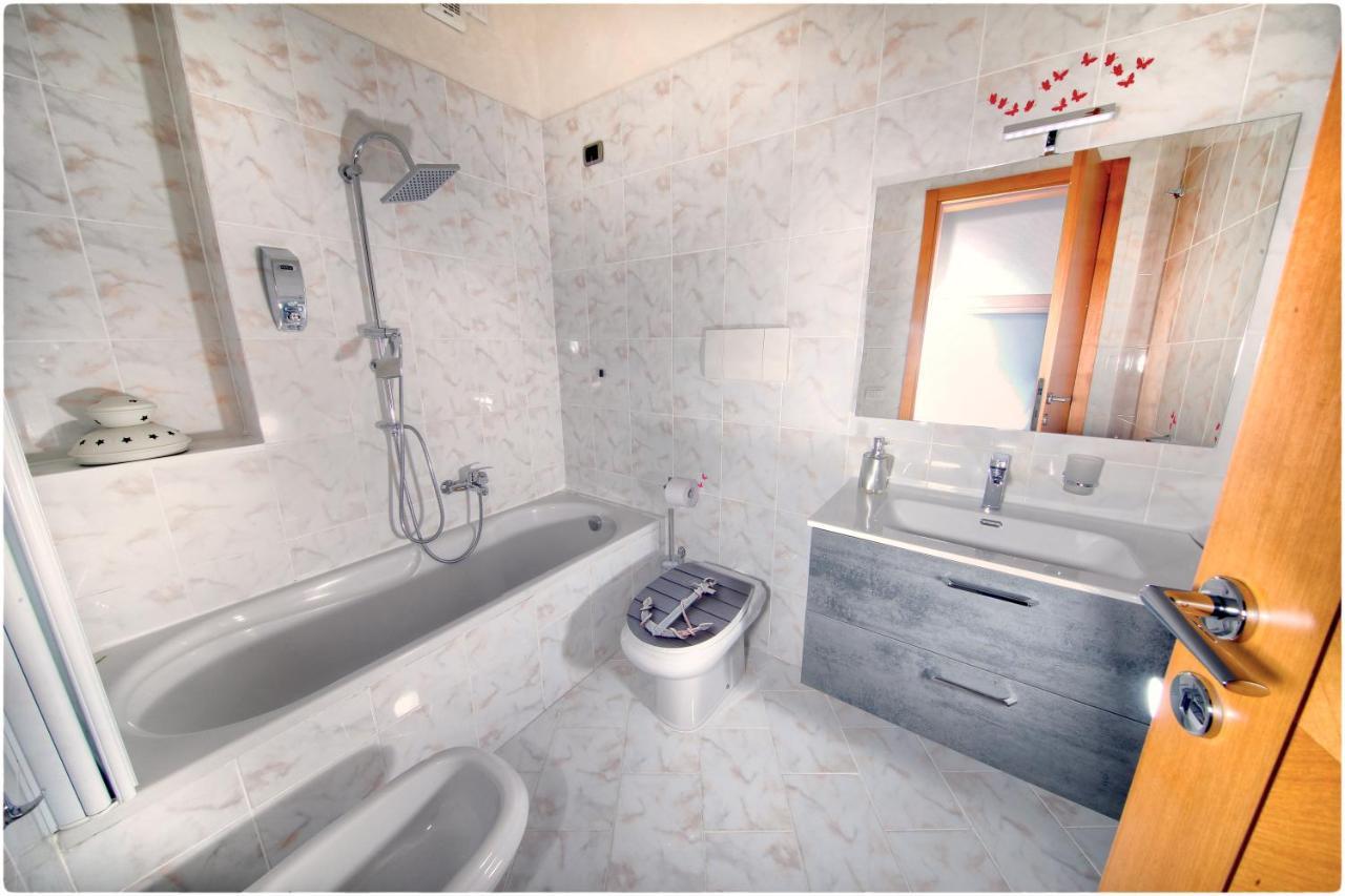 Suite Gaia Bari Bagian luar foto