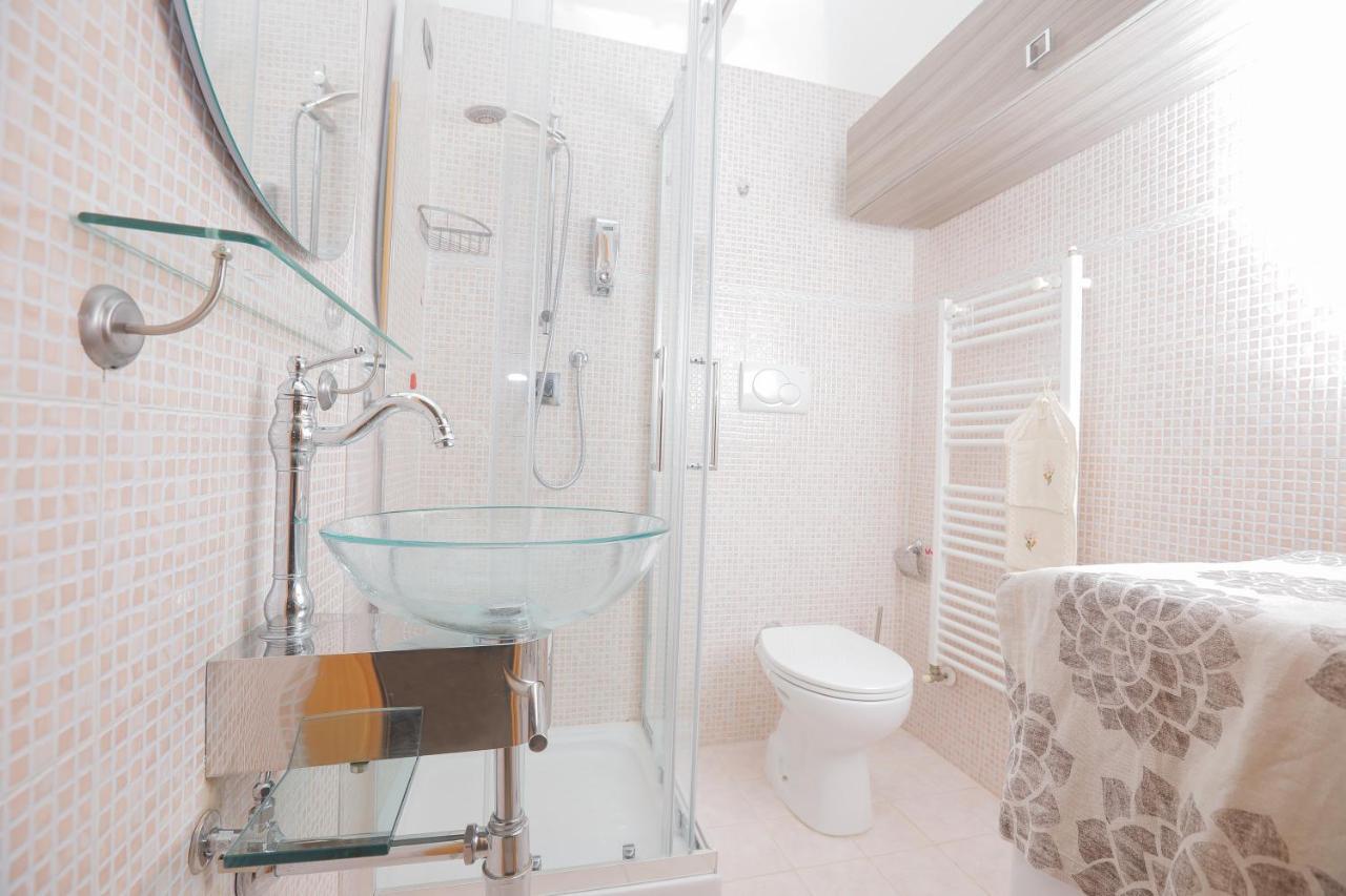 Suite Gaia Bari Bagian luar foto